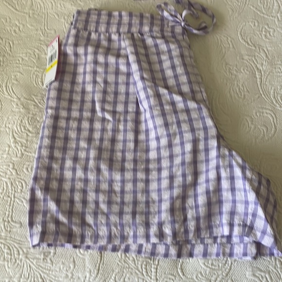 Riley & Rae Women’s plaid Lightweight Lilac Petal Shorts Size M NWT - Picture 8 of 11